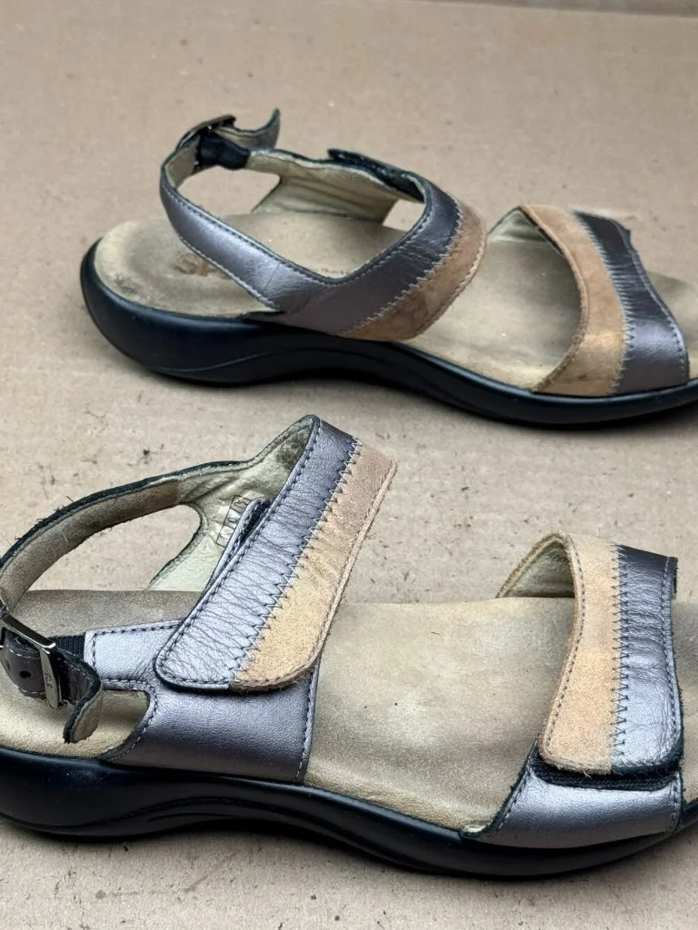 SAS Women's Metallic Gray Leather Comfort Sandals Size US 6 W